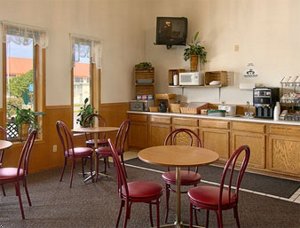 Lenexa/Overland Park Super 8 Motel