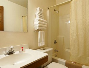 Super 8 Motel - Derby/Newport Area