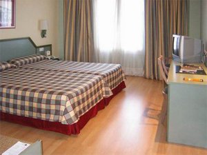 Tryp Urdanibia