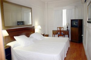 Kris Consul Del Mar