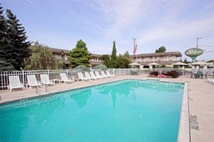 Best Western Cedar Point Area