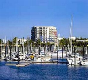 Clarion Hotel Marina Mackay