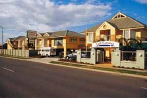 Comfort Inn & Suites Northgate Airport