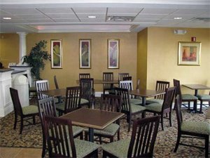 Comfort Inn & Suites Airport And Expo