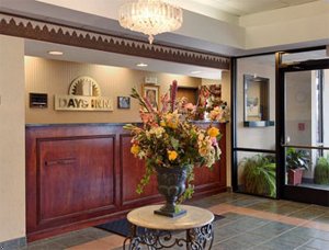 Days Inn Suites Augusta