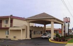 Econo Lodge Inn & Suites