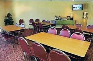 Econo Lodge & Suites