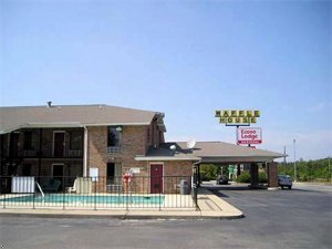 Econo Lodge Inn & Suites