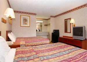 Econo Lodge North