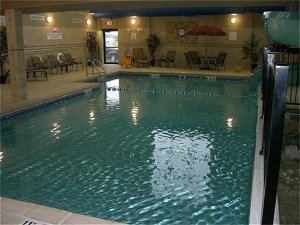 Holiday Inn Express Hotel & Suites Mitchell