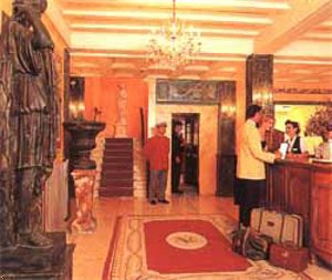 Hostellerie Du Vallon De Valrugues