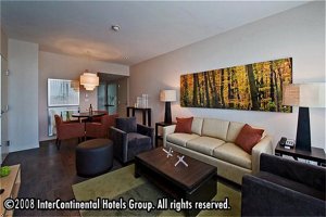 Hotel Indigo Boston-Newton Riverside
