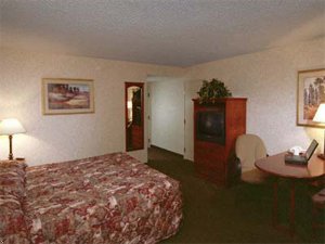 Clubhouse Inn & Suites Wichita