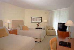 Paramount Plaza Hotel & Suites
