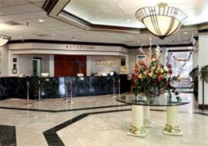 Ramada Plaza Hotel Near The Galleria