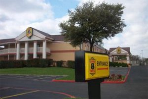 Super 8 - East Of Arlington