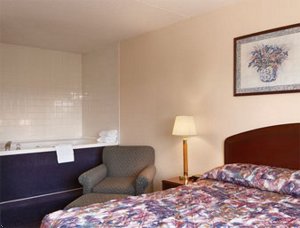 Manchester/Airport Super 8 Motel
