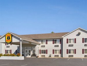 Super 8 Motel - Neosho
