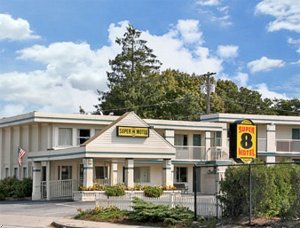 Super 8 Motel- Cape Cod