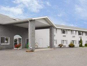 Super 8 Motel - Chetek