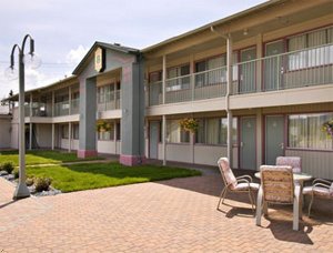 Super 8 Motel- Quesnel