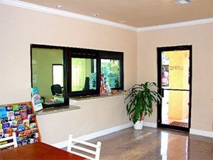 Camelot Inn & Suites
