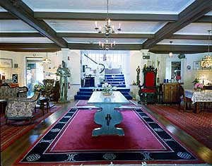 Harbor House Inn