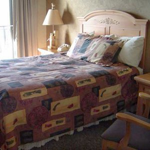Cliff Dweller Hotel On Lake Superior