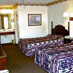 Glennville Inn