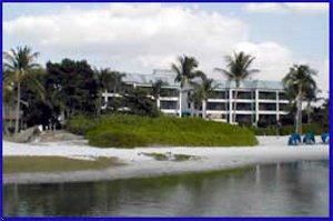 Mariners Boathouse & Beach Resort (Vri)