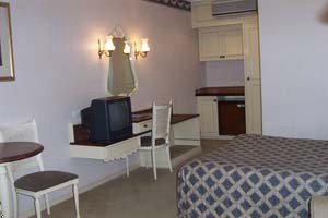 Parklake Motor Inn
