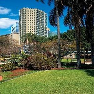 Oaks Lexicon Apartment Hotel