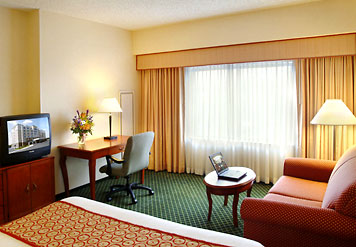 Courtyard By Marriott Elizabeth Newark Airport